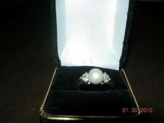 10K White Gold Pearl and Diamond Ring, SZ 7  