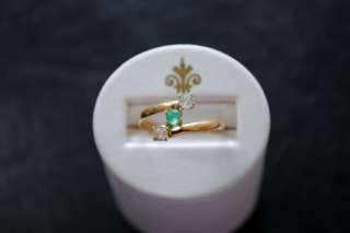 LOVELY ANTIQUE DIAMOND AND EMERALD RING IN 18K GOLD.  