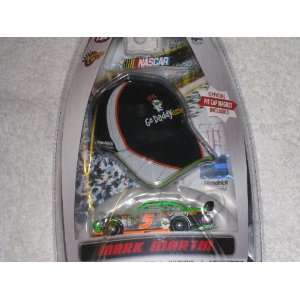   Winners Circle Mark Martin Car & Go Daddy Pit Cap Magnet Toys & Games