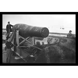 Lincoln Gun   Fort Monroe   12x18 Framed Print in Black Frame (17x23 