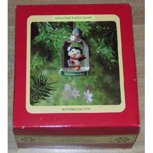 Carlton Cards Heirloom Collection Miniature Water Globe Winterland Fun