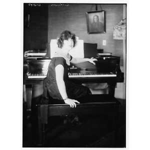  Larrmore ( at piano)