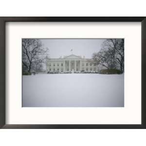  Snow Blankets the White House Government Institutions 