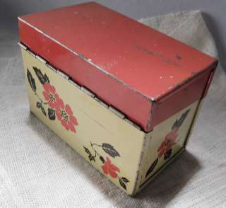 Metal recipe box in as found condition. See photos. Vintage recipes 