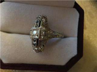 18K antique dutchess ring in a beautiful filigree mounting the shank 
