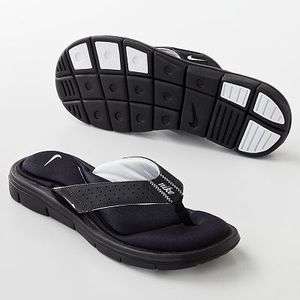 NWT Nike Women Comfort Thong Flip Flops Sandals Black/White$32 
