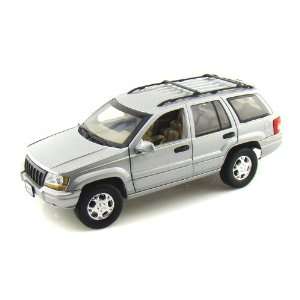  Jeep Grand Cherokee 1/18 Silver Toys & Games