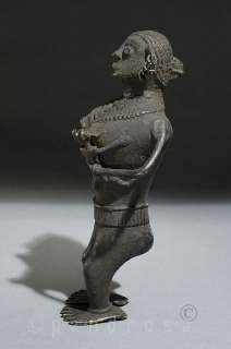   tribal bronze sculpture mother and child Khond tribes India  