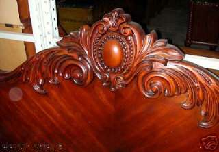 Victorian Day Bed   Mahogany Finish   Carved Daybed  