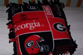 NCAA Fleece Fabric Pillow Ga Bulldogs 16 Sq NEW  