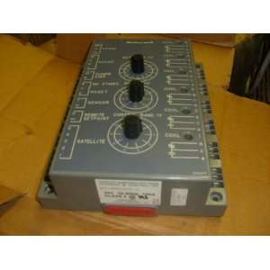  Controls Honeywell W7100A1053 3 24 V 12 VA 50 60