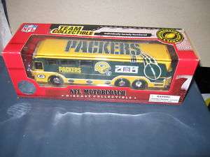 NFL 2003 Green Bay Packers Diecast Motorcoach Bus  