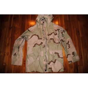   GORE TEX COLD WEATHER DESERT CAMOUFLAGE PARKA   SIZE  MEDIUM LONG