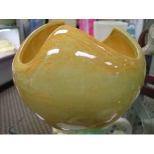  GOLDEN DELICIOUS APPLE BOWL/VASE NICE PIECE OF POTTERY 