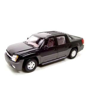  2002 Chevrolet Avalanche Black 118 Diecast Model Toys 