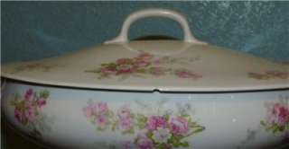 COVERED CASSEROLE SERVING DISH