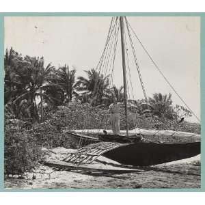  American service,beached outrigger,Marshall Island,1946 