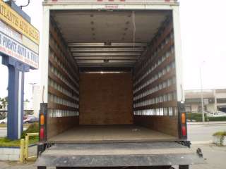 2006 Ford LCF 550 20 Box Truck with Liftgate in Commercial Trucks 