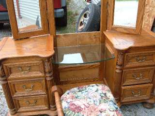 Tiger Oak Vanity Dresser Make up Table Dresser Glass Shelves & Mirror 