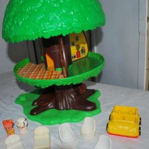   TREE TOTS TREE HOUSE w/ Furniture LITTLE PEOPLE ACC & Dog house  