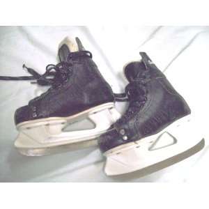  Canadian Flyer Ice Hocky Skates   size 13.0 (adult 