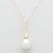10k Gold Freshwater Cultured Pearl Floral Pendant