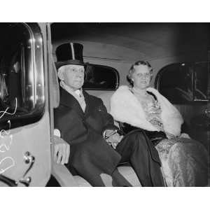  1937 photo Justice Willis Van Devanter and Mrs. Sanford L 