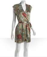   wrap dress user rating love the print hate the fit october 18 2010